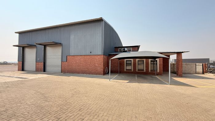 Industrial property for sale in Knopjeslaagte with 24-hour security and power backup.