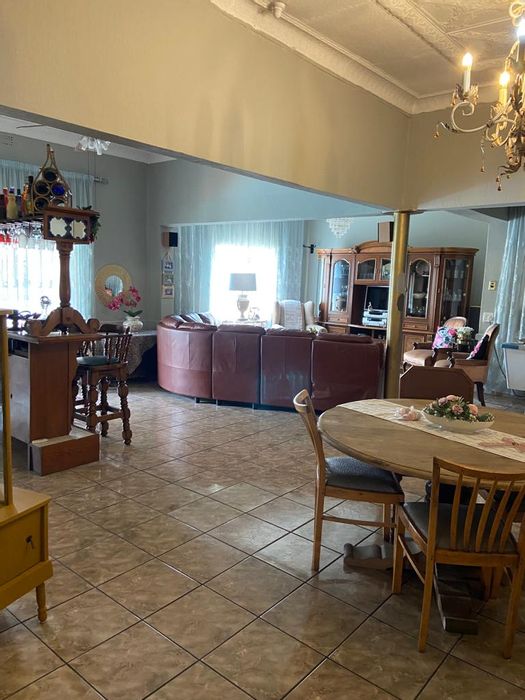 Commercial property for sale in Vereeniging Central with workshop, garden, and pool.