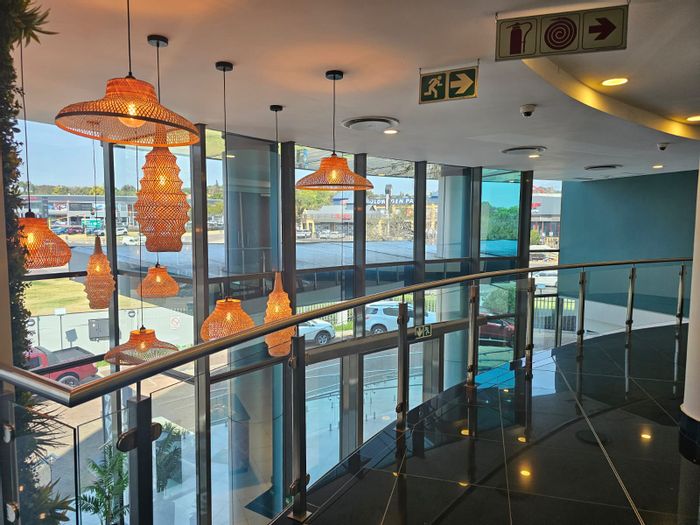 Menlyn Office To Rent: 1484.90 m², open-plan, private offices, parking available.