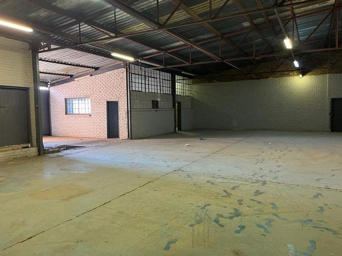Industrial space to rent in Erasmus: secure, load-shedding-free with borehole water.