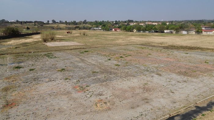 Rensburg For Sale: 36,073m² Vacant Commercial Land with prime transport access.