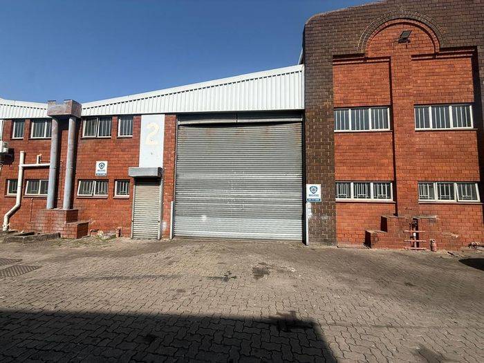 Springfield Park Industrial Unit To Rent: 406sqm, secure access, office space, parking.