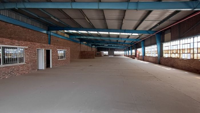 Industrial Space To Rent in Meyerton Park: 1080m², three-phase power, secure access.