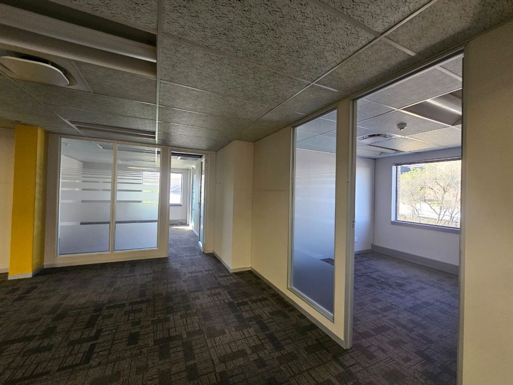 Landing space between private offices