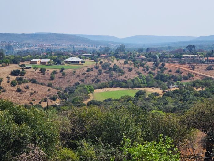 For Sale: 121.3-hectare farm in Swartruggens Central with multiple residences and irrigation.