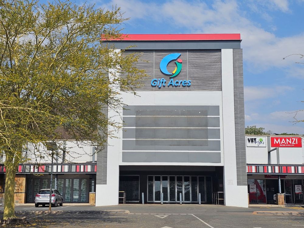 Entrance to retail space - prime position