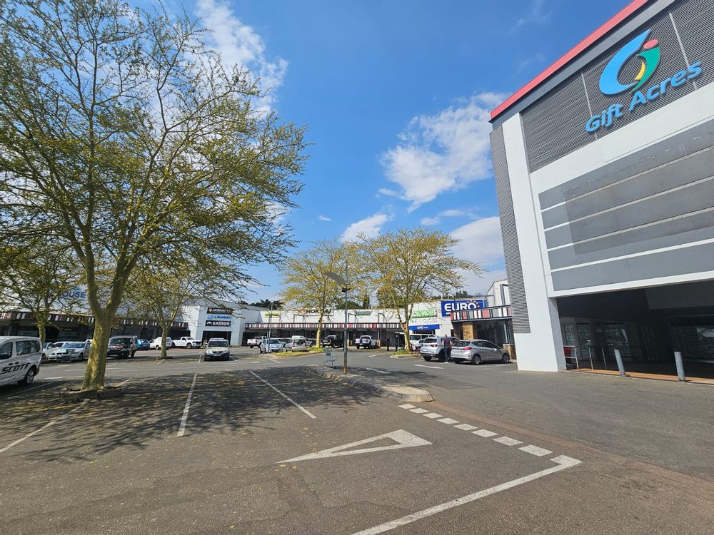 Shopping centre outside retail space