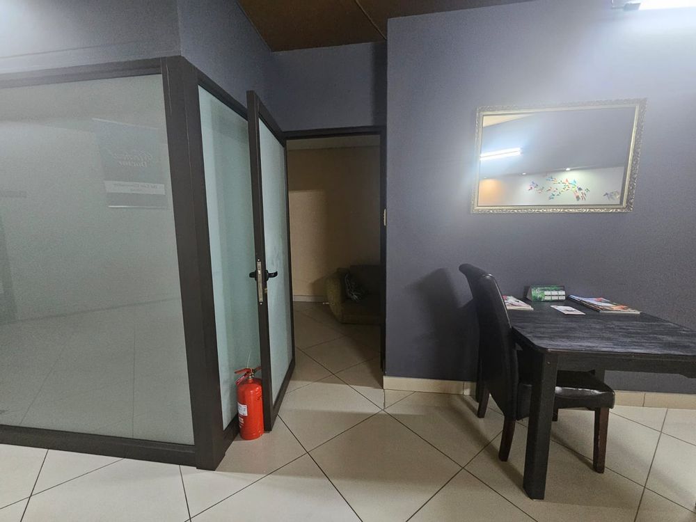 Entrance withing hub to available space