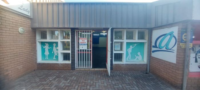 74m2 retail space to rent in Valhalla with signage and additional options.