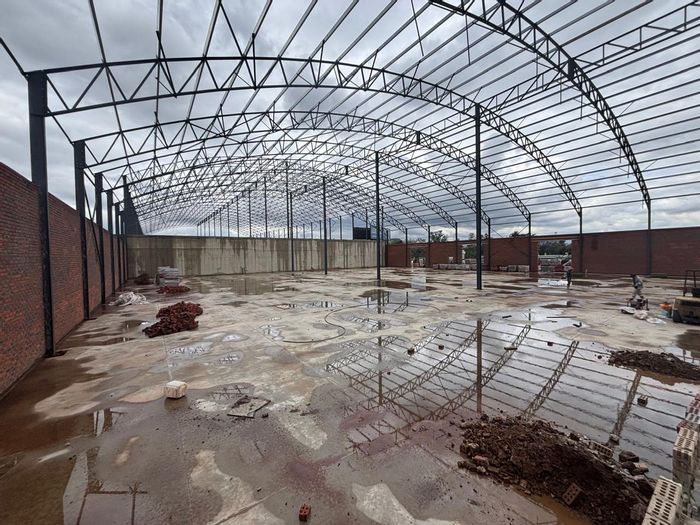 2300sqm industrial factory in Willowton to rent, highway visibility, inter-link access.