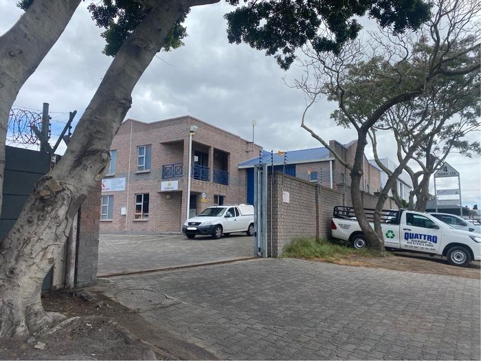 To Rent: Industrial space in Stikland with parking, offices, and roller shutter access.