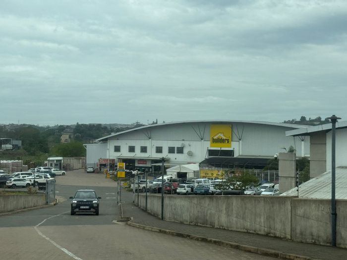 Retail unit to rent in Riverhorse Valley with showroom, warehouse, and office space.