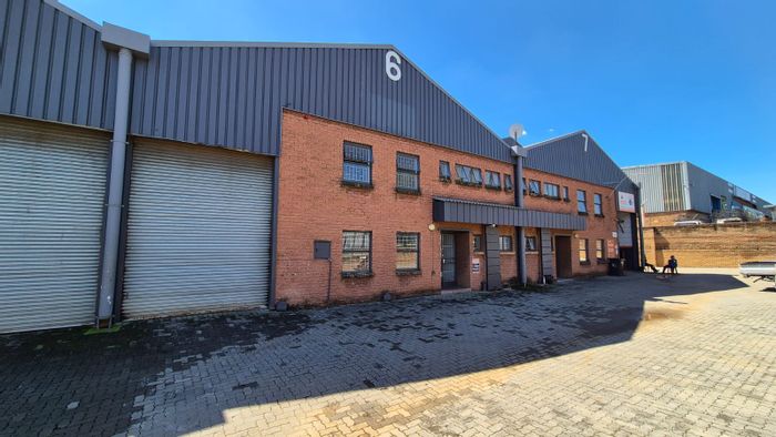 Industrial mini warehouse in Silvertondale, 316m², with offices and 24-hour security.