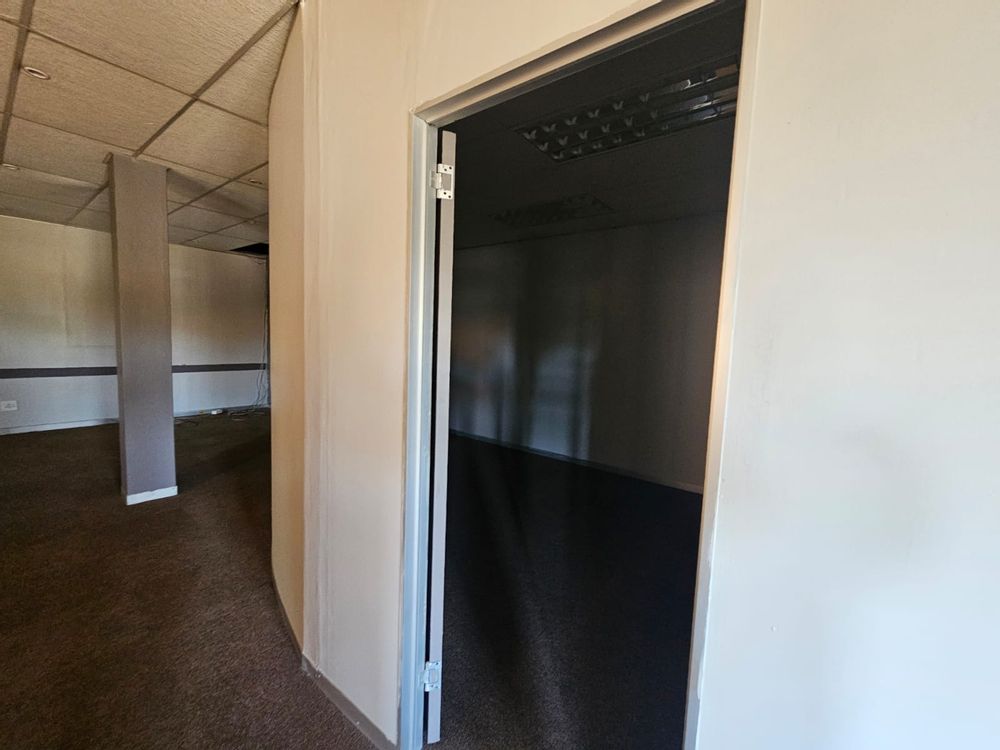 Private office space (photo not available due to lighting)