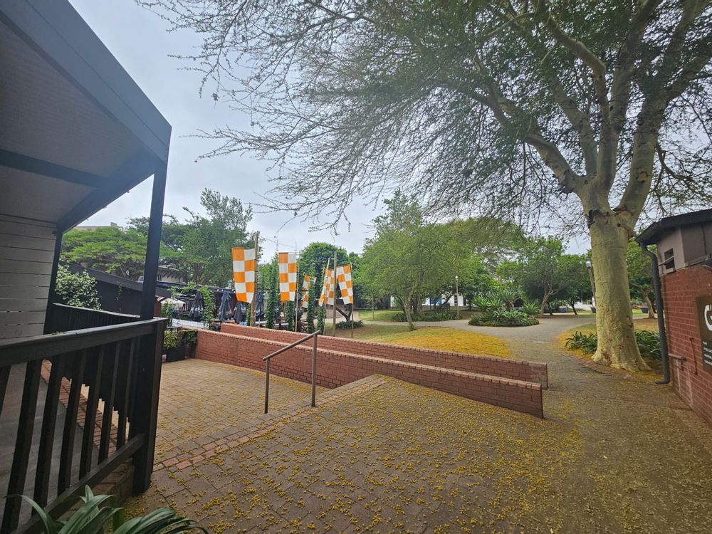 Outside access to restaurant's patio