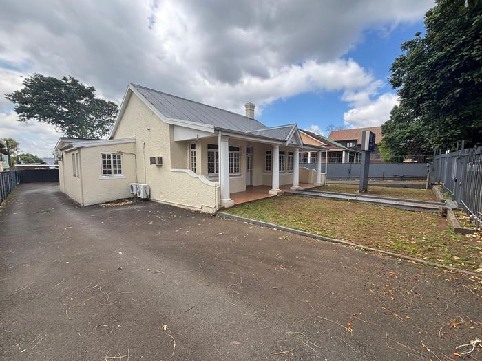 250sqm Office To Rent in Pietermaritzburg Central, includes strong room and parking.