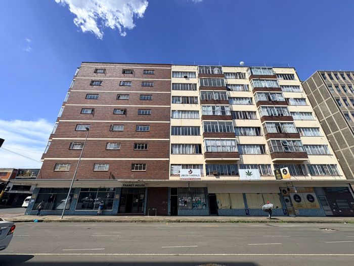 51 sqm Office To Rent in Pietermaritzburg Central, prepaid electricity, accessible location.