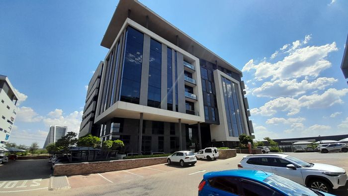 Office to Rent in Vorna Valley: 24m² Flexi Suite with secure access and amenities.