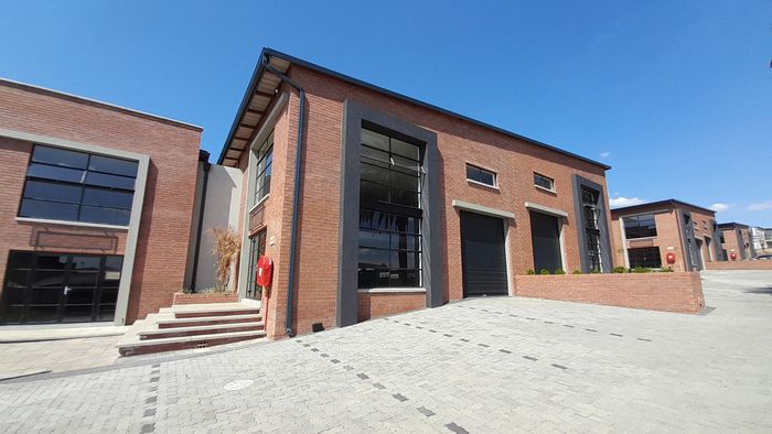 Industrial Unit To Rent in Halfway House: 340m², secure access, flexible layout.
