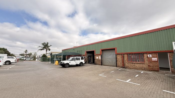 Industrial Property To Rent in Hennopspark: Yard Access, Security, Office Space.