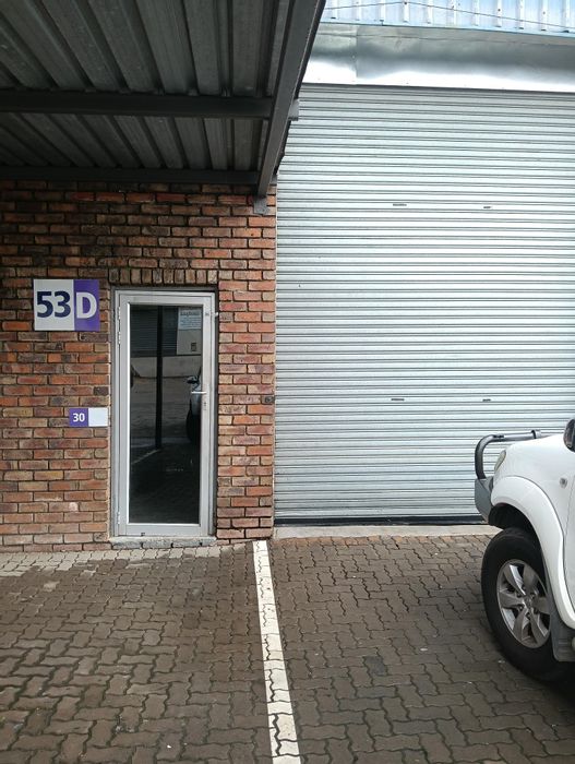 Industrial workshop for rent in Silverton with 24/7 security and amenities.