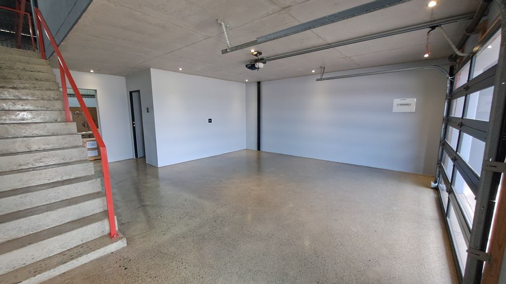 Hanger parking & entrance