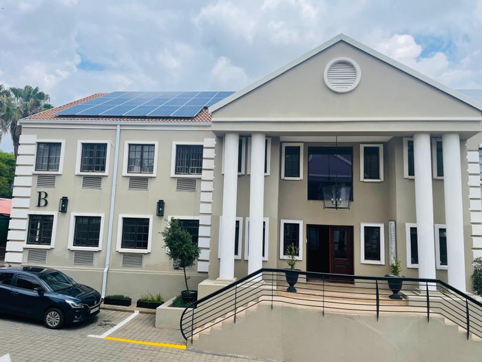 To Rent: Office in Halfway Gardens, 27 sqm, flexible leasing, water backup.