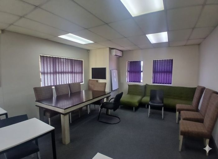 Rustenburg Central Office To Rent: Open-plan, secure parking, air-conditioning, near public transport.