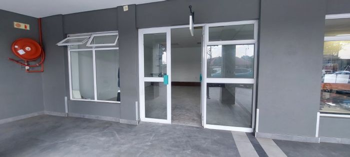 Retail unit to rent in Die Hoewes: high visibility, foot traffic, parking available.