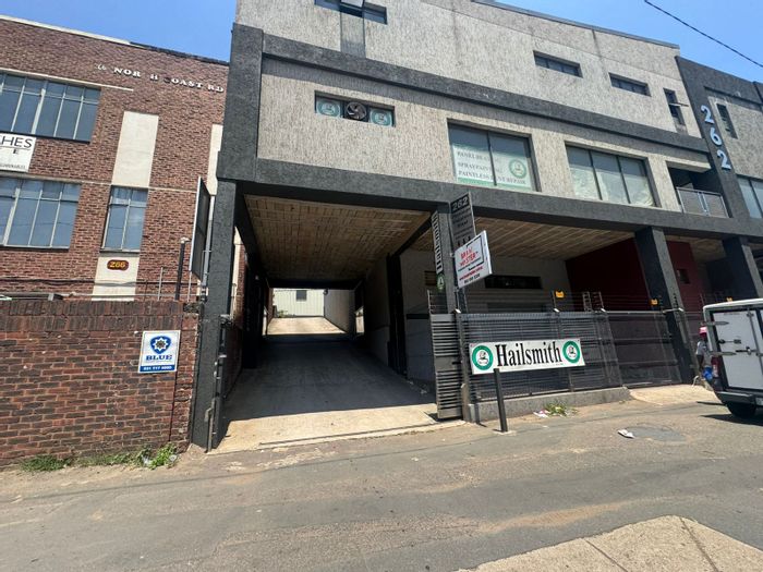 Industrial unit to rent in Briardene with 250sqm, security, and office space.