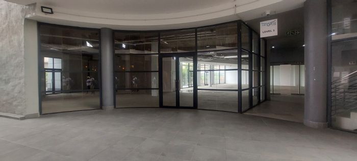 Retail space to rent in Centurion Central, 425m², high traffic, two entrances.