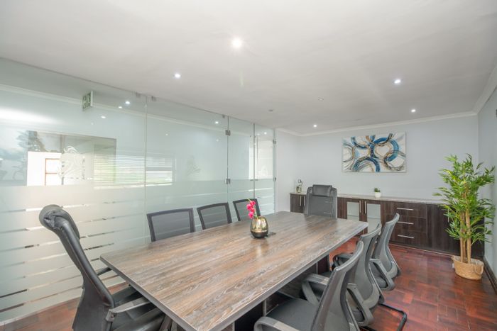 Prime Parkmore business property for sale: 300m2 office, secure parking, great location.