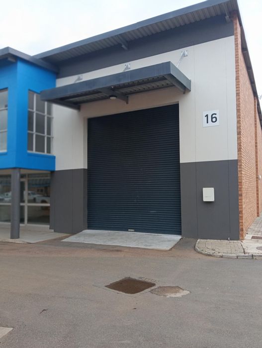 Industrial unit to rent in Silverton with offices, reception, and secure access.