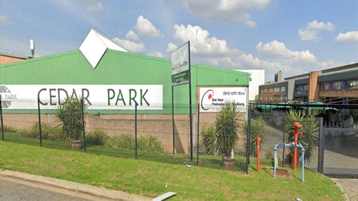 Industrial Mini Warehouse To Rent in Strijdompark with Office Space and Security.