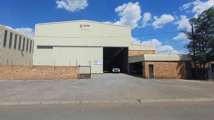 Industrial space to rent in Sybrand Van Niekerk with gantry crane and offices.
