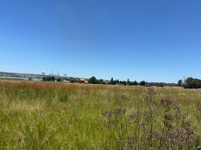 Naauwpoort For Sale: 2.65 ha Vacant Land Commercial with right-of-way servitude.