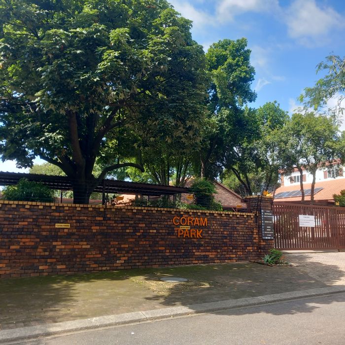 Office To Rent in Randpark Ridge: Spacious layout, ample parking, and great amenities.