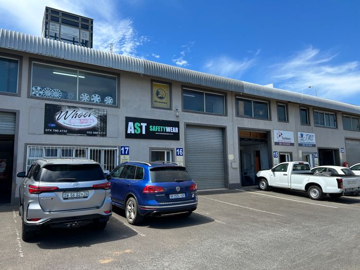 Industrial Space To Rent in Ballito Commercial District - 163sqm, parking, easy access.