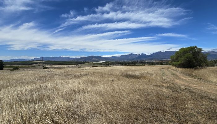 Paarl Rural Farm For Sale: 14 hectares with mountain views and redevelopment potential.