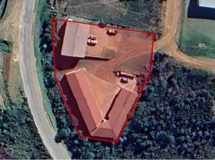 Commercial property for sale in Humansdorp Central with 7 income-generating units.