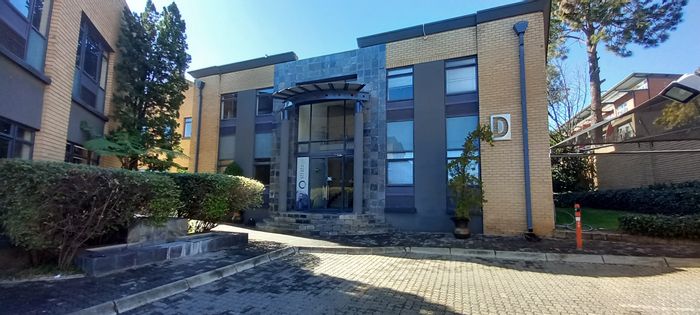 To Rent: Office in Ferndale with 206m², ample parking, gardens, and patio.