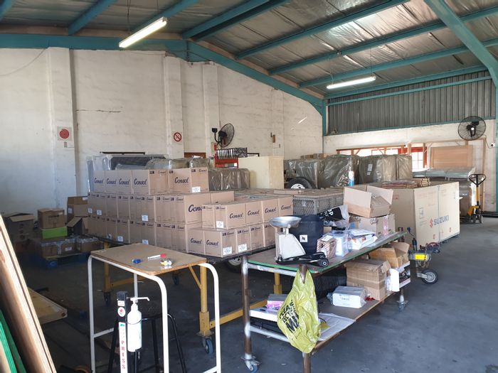 Industrial unit in New Germany to rent: roller door, security, 3-phase power.