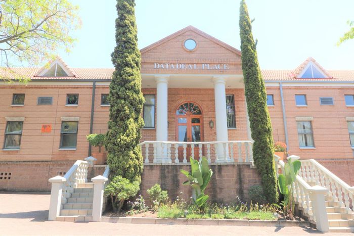 Office To Rent in Edenburg: Boardrooms, patio, secure parking, Gautrain access.