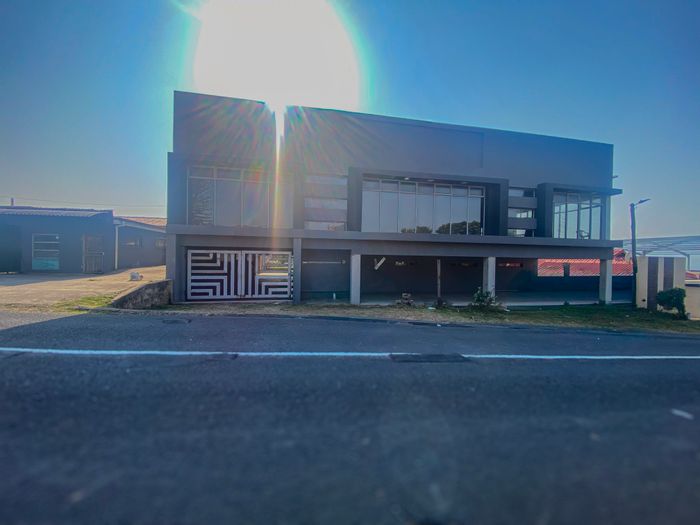 Port Shepstone Central: Business Space To Rent, 854m2, Flexible Lease, Ample Parking.