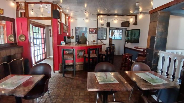 For Sale: Commercial property in Vanderbijlpark Cw 2 with 16 en-suite rooms, restaurant.