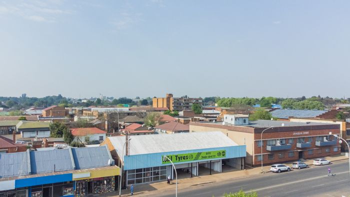 Prime Business Space in Brakpan Central, 168 m², versatile layout, To Rent.