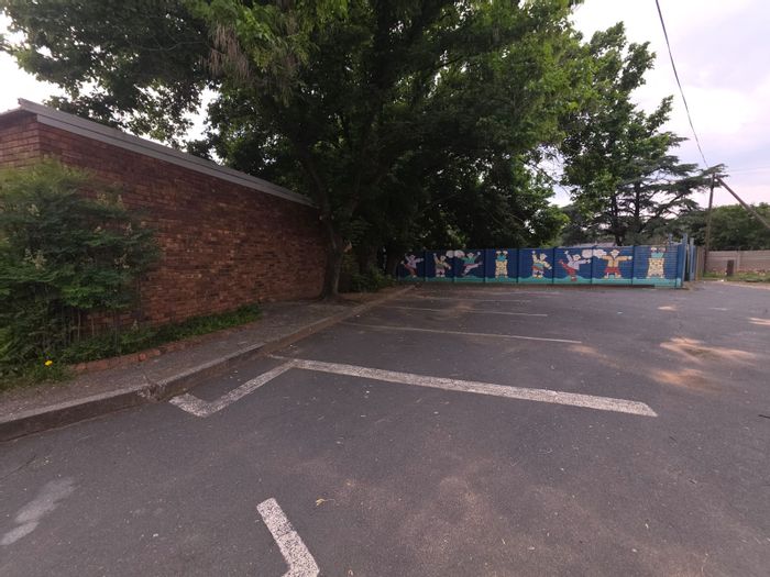 To Rent: Business property in Sasolburg Ext 1, ideal for nursery or daycare.