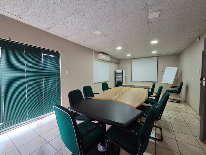 Vaalpark Business Space To Rent: Dual-building complex with offices, boardrooms, and security.