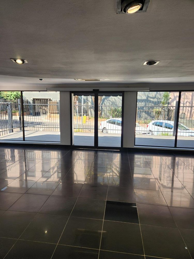 Arnold Crescent, Rosebank Entrance