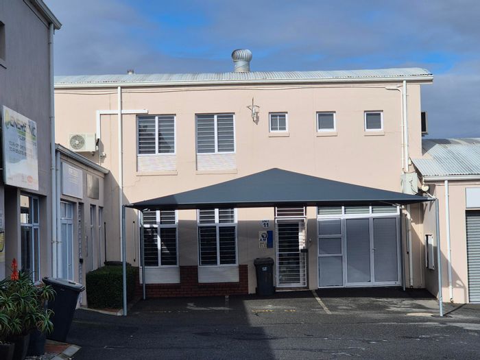 Business unit for rent at Mall Interchange, includes parking and security features.